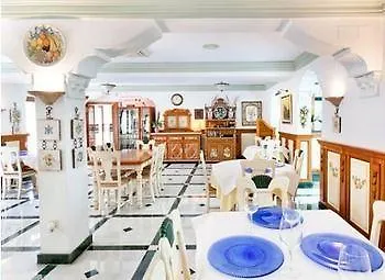 Rosa فندق دينايا