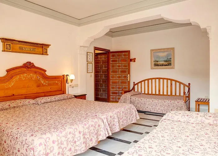 Rosa Hotell 3*